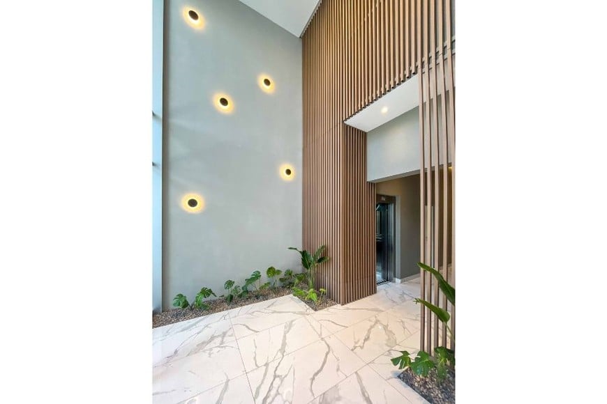 Diseñado en tipología semitorre, se compone de 16 pisos con 60 departamentos