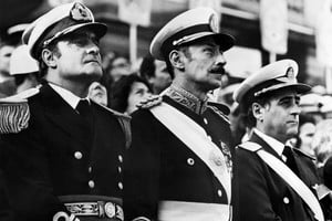 La Junta Militar el 24 de marzo de 1976. Emilio Eduardo Massera, Jorge Rafael Videla y Orlando Ramón Agosti. Archivo El Litoral