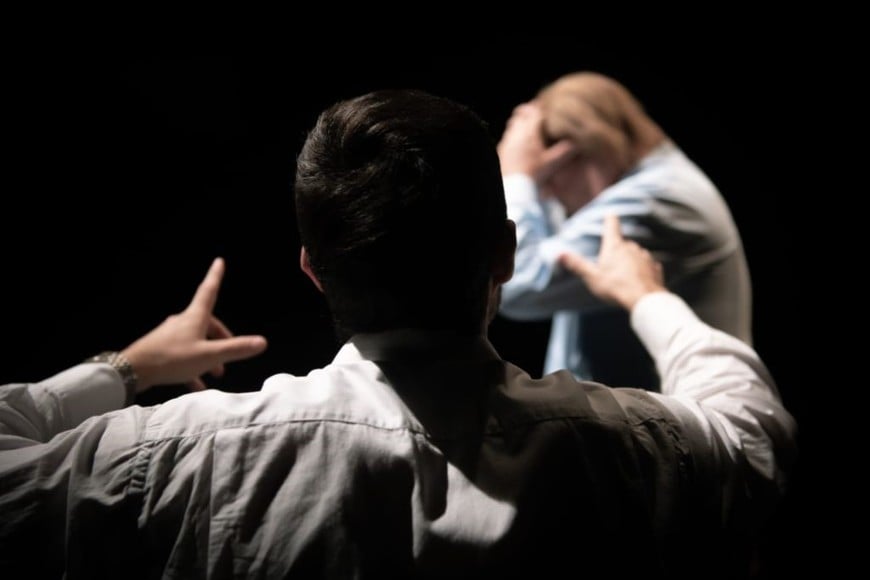 Bruno Tourn y Mario Sejas en "Decir sí", obra de Griselda Gambaro, dirigida por Sergio Abbate.