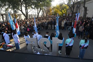 La escuela Mariano Moreno celebró un nuevo aniversario con la participación de 750 alumnos, familiares y autoridades.  Crédito: Mauricio Garín.