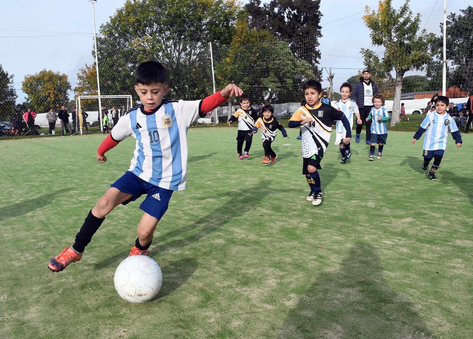 En el club Bahco los niños de distintas escuelitas de fútbol disfrutaron de un encuentro formidable en su quinto encuentro en este 2024.
