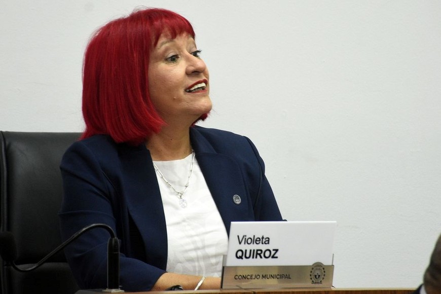 “Queremos trabajar en conjunto porque somos representantes de las vecinas y vecinos de Santa Fe y es nuestra obligación actuar de forma eficiente y con mucha responsabilidad”, sostuvo la concejala Quiroz. Foto: Guillermo Di Salvatore