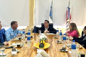 Anuncio, firma de convenio y entrega de fondos