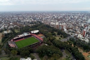 La cancha de Newell's en el Parque Independencia, lugar en el que se jugará el partido de Copa Argentina entre Colón y Talleres, con 30.000 lugares disponibles para las dos hinchadas. Crédito: Fernando Nicola