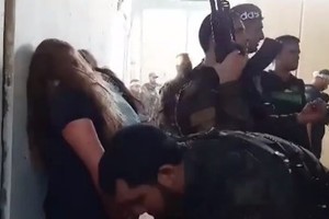 "Pueden quedar embarazadas": difundieron el video del secuestro de 5 mujeres soldados israelíes