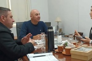 "Estamos comprometidos a trabajar juntos para garantizar que nuestro SAMCo cuente con los recursos necesarios y pueda brindar la mejor atención posible a nuestros vecinos", afirmó Osta.