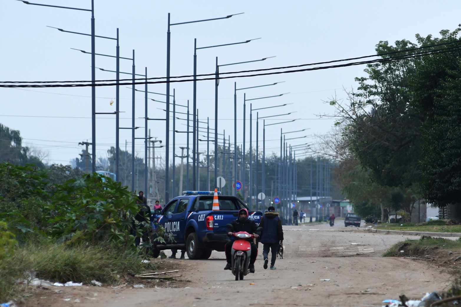 La obra finalizada entre Larrea y Gorriti. Luego vuelve el zanjón a cielo abierto.
