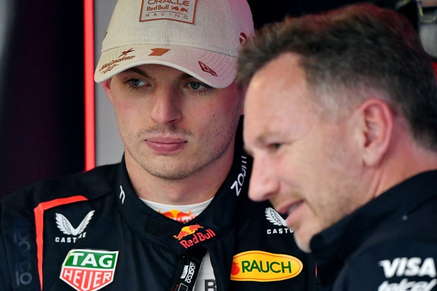 Formula One F1 - Monaco Grand Prix - Circuit de Monaco, Monaco - May 24, 2024
Red Bull's Max Verstappen talks to Red Bull team principal Christian Horner after practice REUTERS/Jennifer Lorenzini