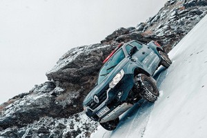 Bomberos y equipos de prevención en el corte de los caminos por la nieve. Foto: @JereSueldo