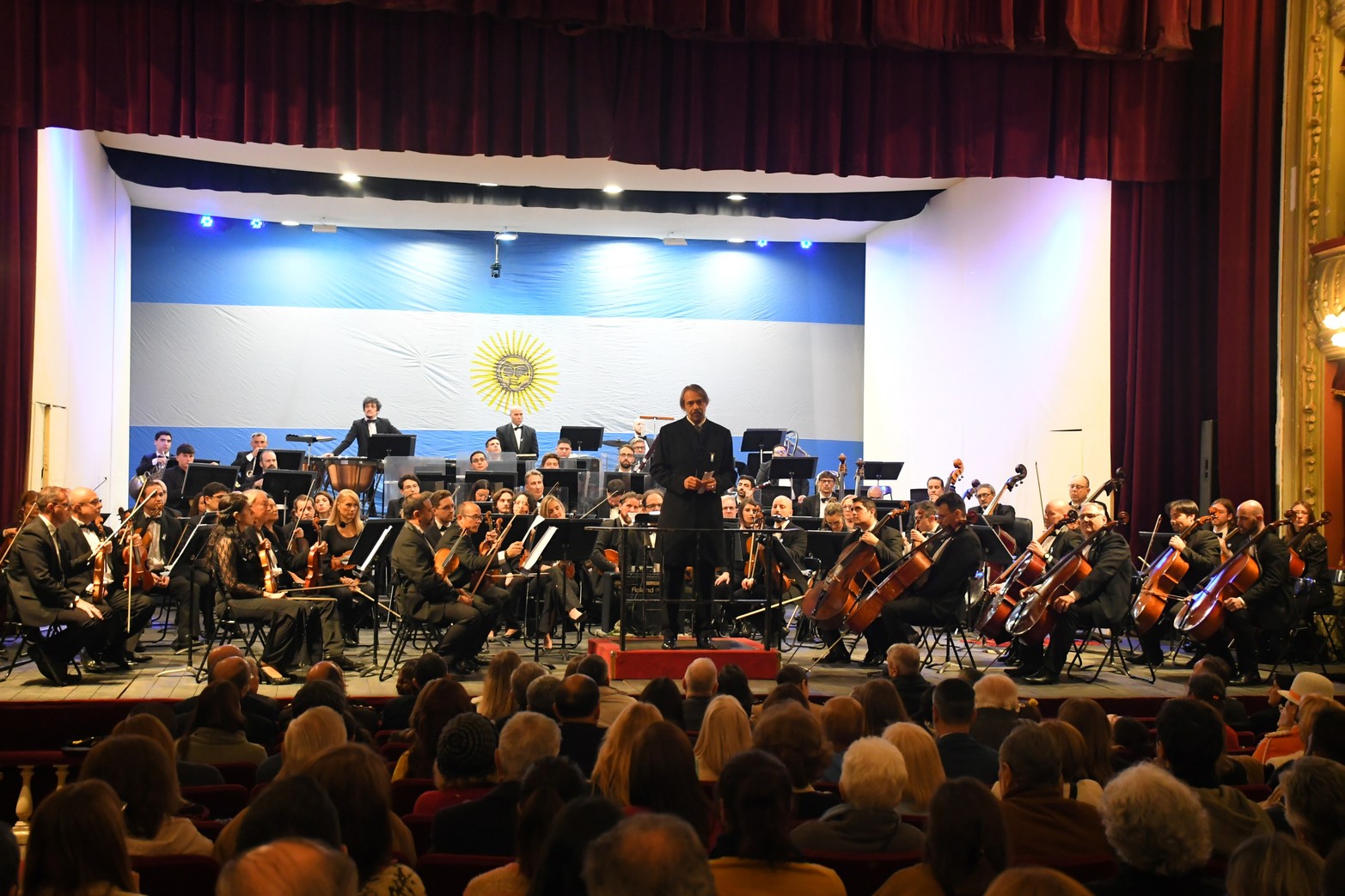 Gala de Mayo en el Teatro Municipal. Música argentina de antes y de ahora, para celebrar la Patria.