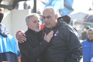 Alfredo Grelak junto a Iván Delfino, ambos serán rivales de Colón la próxima temporada. Crédito: Hipólito Fernández