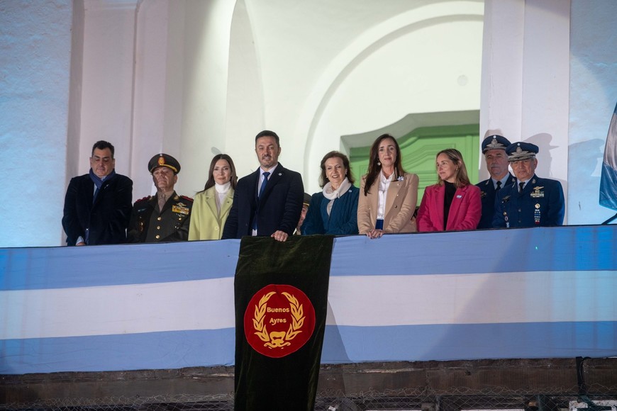 Las autoridades nacionales y militares inauguraron las celebraciones en conmemoración del aniversario N° 214 de la Revolución de Mayo