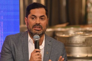 “Es la primera vez en el año que se cierra una paritaria trimestral, producto que la inflación va descendiendo”, puntualizó el funcionario. Foto: Mauricio Garín