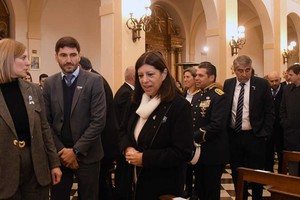 Después del Te Deum, que compartieron dirigentes de distintos partidos, Maximiliano Pullaro dejó abierta la posibilidad de ampliar la composición del "frente de frentes". Foto: Guillermo Di Salvatore