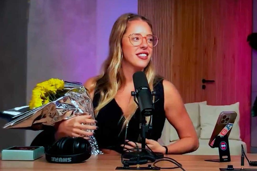 La periodista y su regalo.