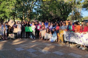 Familiares y vecinos pidieron que los ex convictos dejaran la localidad ante lo cual un juez les hizo caso. Crédito: FM Vanguardia - Atorresi - Puerto Gaboto.