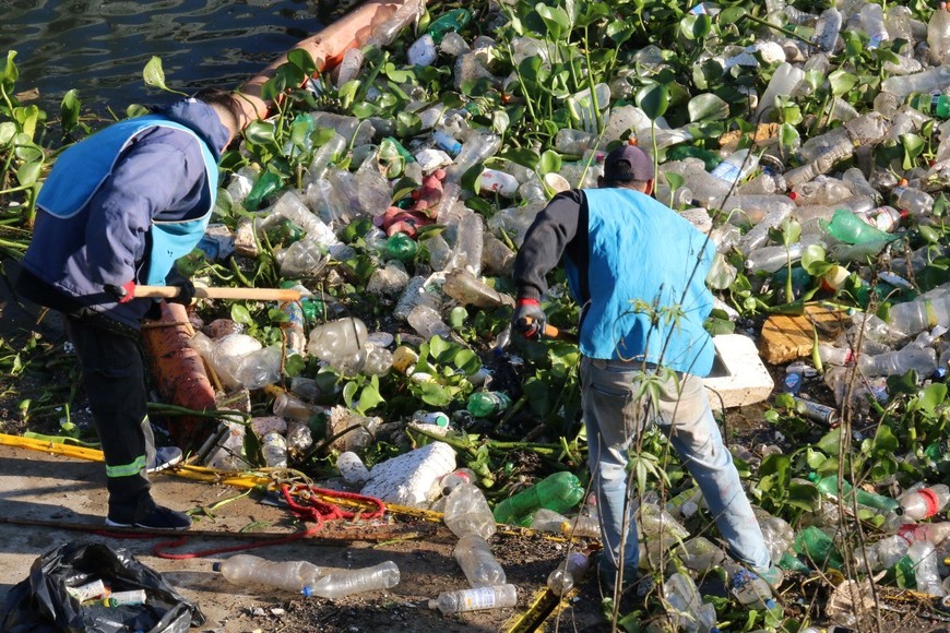 Por empuje de afectados y ONGs ambientales, se conformó el año pasado la Mesa Intersectorial por el Arroyo Ludueña que solicitó en octubre y diciembre que se realice la audiencia pública. El pedido se retomó en febrero, tras una reunión de la Mesa con integrantes de la Comisión de Ecología.