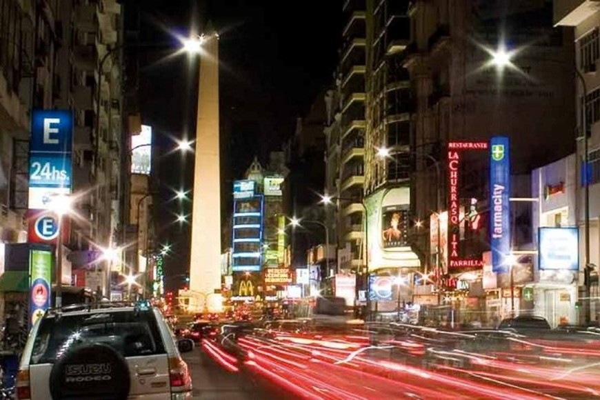 Vacacionar en Buenos Aires es una invitación a hacer eso que más te gusta. Es creativa, y su movimiento permanente la vuelve maravillosamente viva