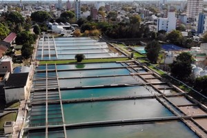 Se llevan a cabo mejoras en el canal de agua filtrada para reforzar las etapas del proceso de potabilización.