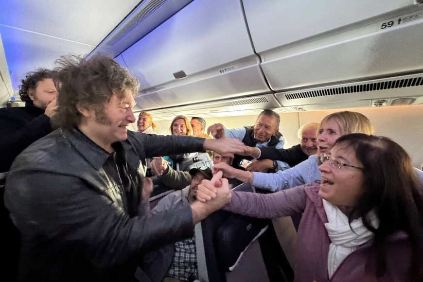 Por última vez en un vuelo comercial de Aerolíneas Argentinas, Milei viajó a Miami y a Texas, entre el 10 y el 14 de abril.