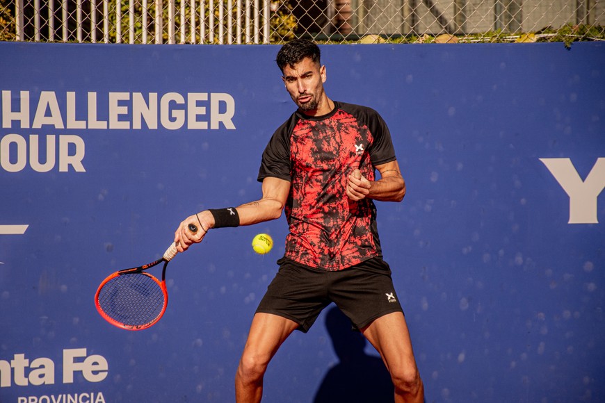 Tomás Farjat en acción durante el AAT Challenger Santander. Crédito: AAT.
