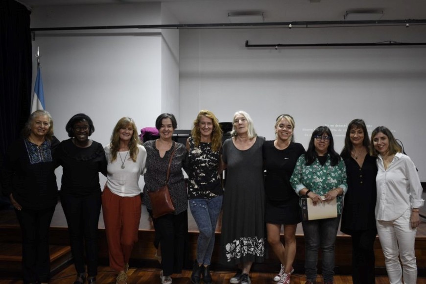 "Morir, aullar, vivir", performance del grupo Cuatro Casas sobre textos de María Rosa Pfeiffer.