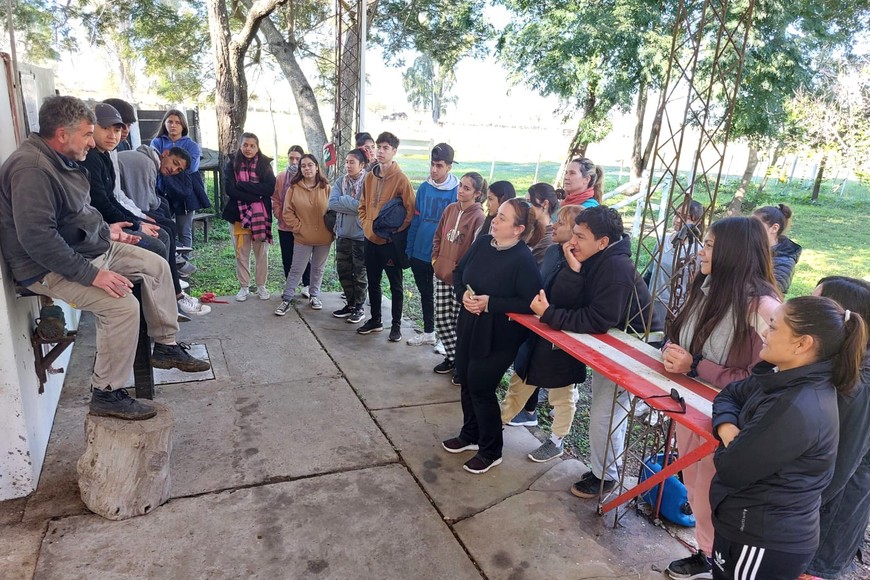 El proyecto se realiza como tarea de fin de ciclo y está basado en un programa de actividades que incluyen tareas campamentiles, primeros auxilios, recreación y juegos nocturnos.
