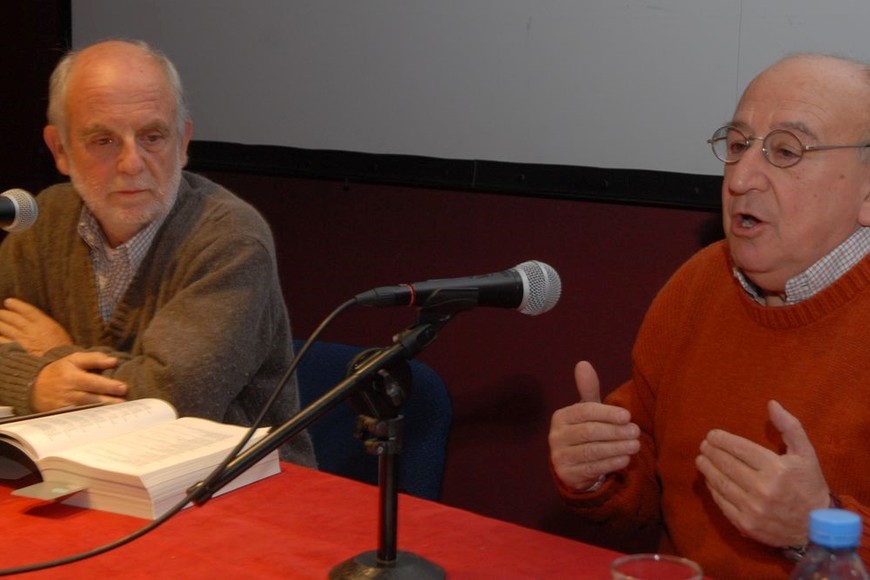 En una charla junto a Rafael Filipelli. Foto: Archivo