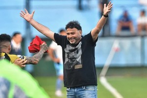 Duró poco. La sonrisa y el trabajo. 