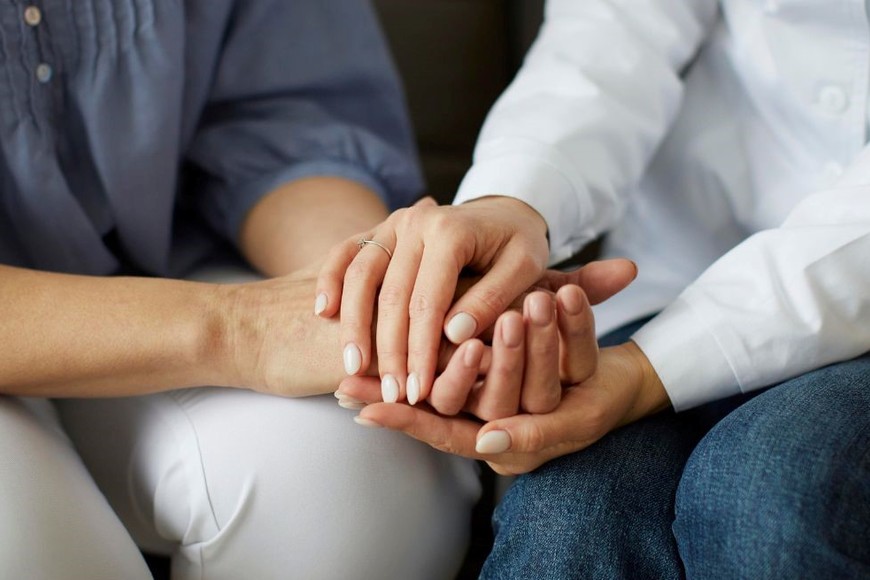 Hablar de salud mental y enfermedad mental sin tabú es esencial para crear una sociedad más saludable y comprensiva.