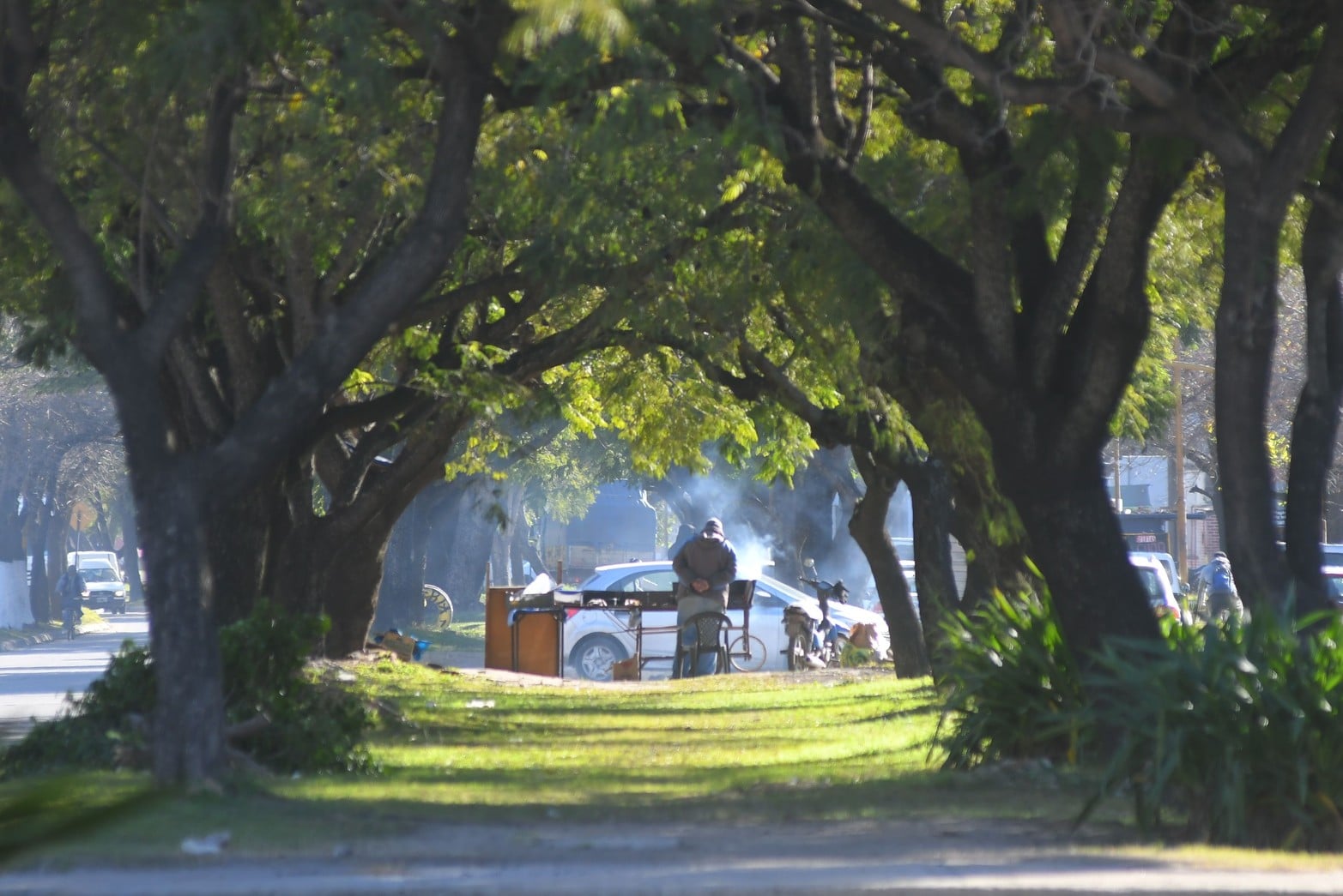 Un contrapunto sobre las etapas de remodelación de la Av. Aristóbulo del Valle. La primera obra a ejecutar será la intervención del cantero central del tramo entre Galicia y Gorriti. Se transformará en un paseo con veredas y nueva iluminación. Luego pretenden entubar un tramo del “zanjón de la muerte” y continuar el paseo.