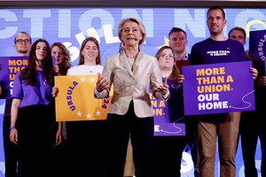 La presidenta de la Comisión Europea y aspirante a repetir en el cargo  celebró la victoria en las elecciones europeas. Reuters