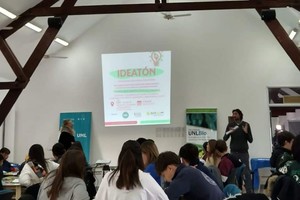 Las temáticas sobre las que desarrollaron los trabajos fueron: separación de residuos domiciliarios; reutilización de Aceite Vegetal Usado; saneamiento del lago; micro y macro basurales; compostaje domiciliario y residuos plásticos.