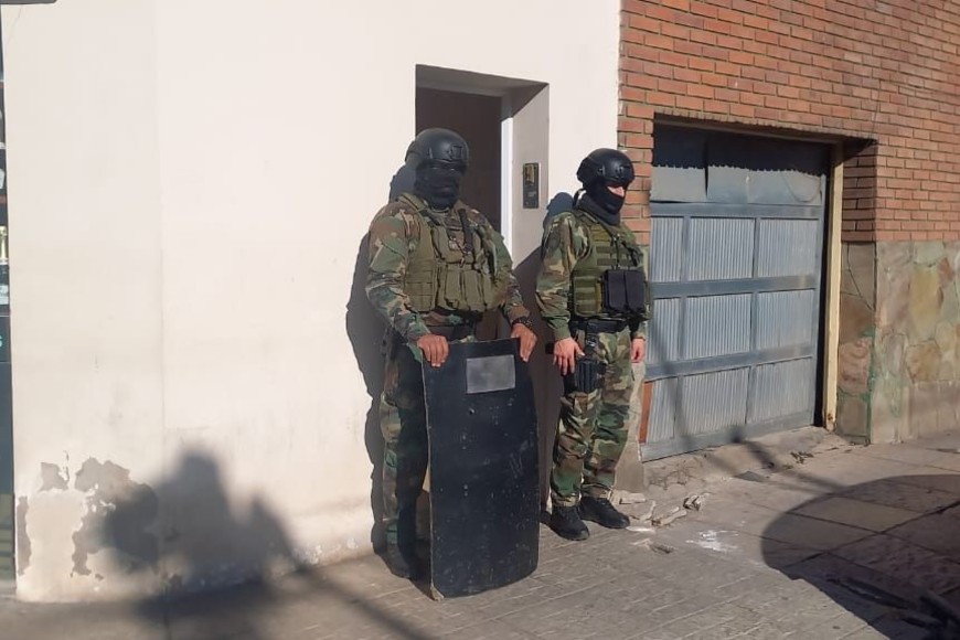 Néstor S. (37) fue apresado en la mañana del lunes en un departamento de planta alta, en la esquina de Salvador del Carril y Alvear. Foto: El Litoral