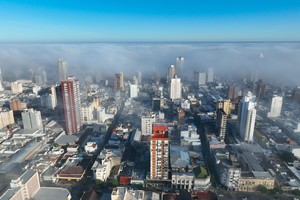 El SMN espera importante presencia de neblina en la capital santafesina. Crédito: Fernando Nicola