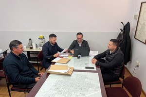 Esta localidad, al sur del Departamento San Martín, de 1500 habitantes, contaba con este tendido eléctrico en muy pocas calles. Esta obra, pretende abarcar el 100% del ejido urbano.