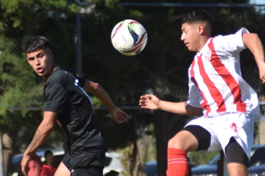 El partido destacado del Apertura. Colón espera por Unión en el clásico con más historia de la Liga Santafesina. Crédito: Luis Cetraro