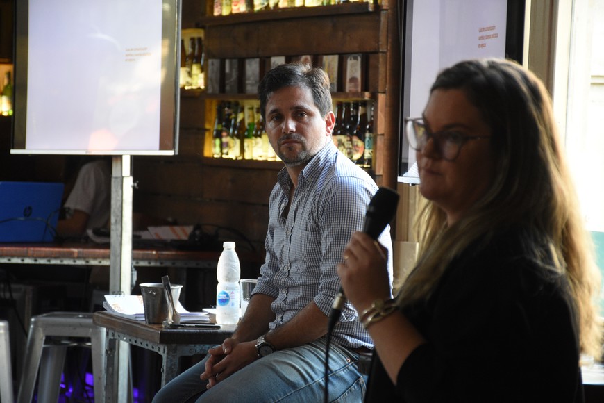 La iniciativa fue diseñada por el espacio Encuentro, junto a la psicóloga Laila Tomas y a los concejales Lucas Simoniello y Leandro González, quienes hace años trabajan en conjunto para compartir con referentes sociales la perspectiva gerontológica actual.