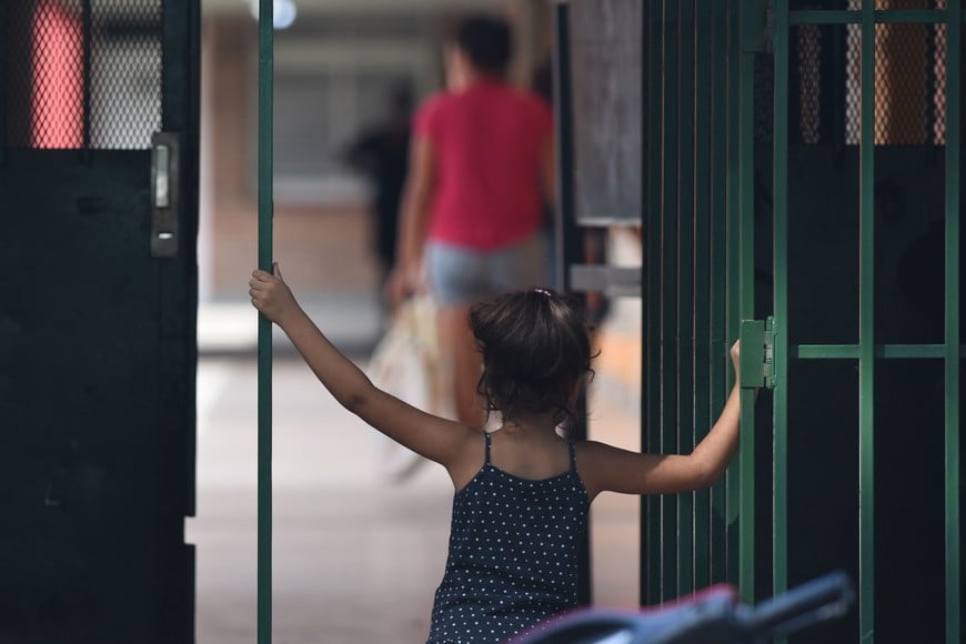 Más de un millón de niñas y niños deja de comer alguna comida al día por falta de dinero en Argentina
