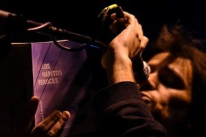 En conversación con este medio, el escritor nos habla de su último trabajo literario, “Los hábitos feroces” y desentraña su vida personal. Foto: Gentileza