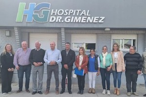 Las autoridades recorrieron las instalaciones del hospital y recabaron inquietudes y pedidos entre los que se destacan fondos para impermeabilización del techo del mismo y la necesidad de una nueva ambulancia.
