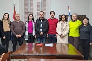Situación irregular en el Concejo galvense, ya que a partir de las asunciones de diciembre de 2023, Mariano Busso, quien era legislador, renunció el 22 de noviembre porque ganó la elección como intendente municipal, Virginia Vottero, oficialista, dejó su banca el 10 de diciembre para ir como Secretaria de Producción de Busso, y Javier Cantero, de Unidos también, renunció el 2 de mayo por cuestiones personales y políticas, siendo reemplazado por Sebastián Vázquez.
Foto: Gentileza