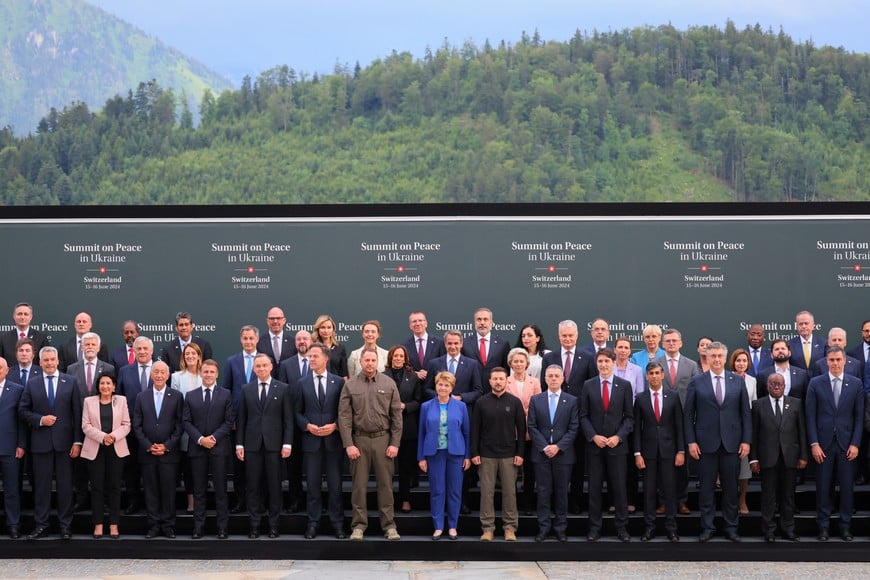 Ukrainian President Volodymyr Zelenskiy, U.S. Vice President Kamala Harris, Canadian Prime Minister Justin Trudeau, European Commission President Ursula von der Leyen, European Council President Charles Michel, British Prime Minister Rishi Sunak, French President Emmanuel Macron, German Chancellor Olaf Scholz, Dutch Prime Minister Mark Rutte, Portuguese President Marcelo Rebelo de Sousa, Croatian Prime Minister Andrej Plenkovic, Greek Prime Minister Kyriakos Mitsotakis, Czech President Petr Pavel, Chilean President Gabriel Boric, Argentinian President Javier Milei, Spanish Prime Minister Pedro Sanchez, Polish President Andrzej Duda and other leaders pose for a family photo, on the day of the opening ceremony of the Summit on Peace in Ukraine at the Buergenstock Resort in Stansstad near Lucerne, Switzerland, June 15, 2024. REUTERS/Denis Balibouse