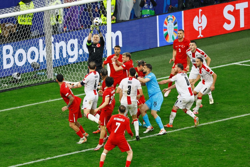 Soccer Football - Euro 2024 - Group F - Turkey v Georgia - Dortmund BVB Stadion, Dortmund, Germany - June 18, 2024
Turkey's Mert Gunok in action REUTERS/Leon Kuegeler