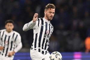 La tremenda ley del ex. Tomás Molina, cuya ficha es de Talleres de Córdoba, jugó a préstamo en Central Córdoba de Santiago del Estero, con cinco goles en 18 partidos. Le clavó los dos a la "T" en la victoria albiazul por 4-2. Lo quiere Delfino.