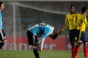 Desazón en el 10. En el invierno de 2011, Argentina no tuvo un buen papel en la Copa América. Foto: EFE / Archivo
