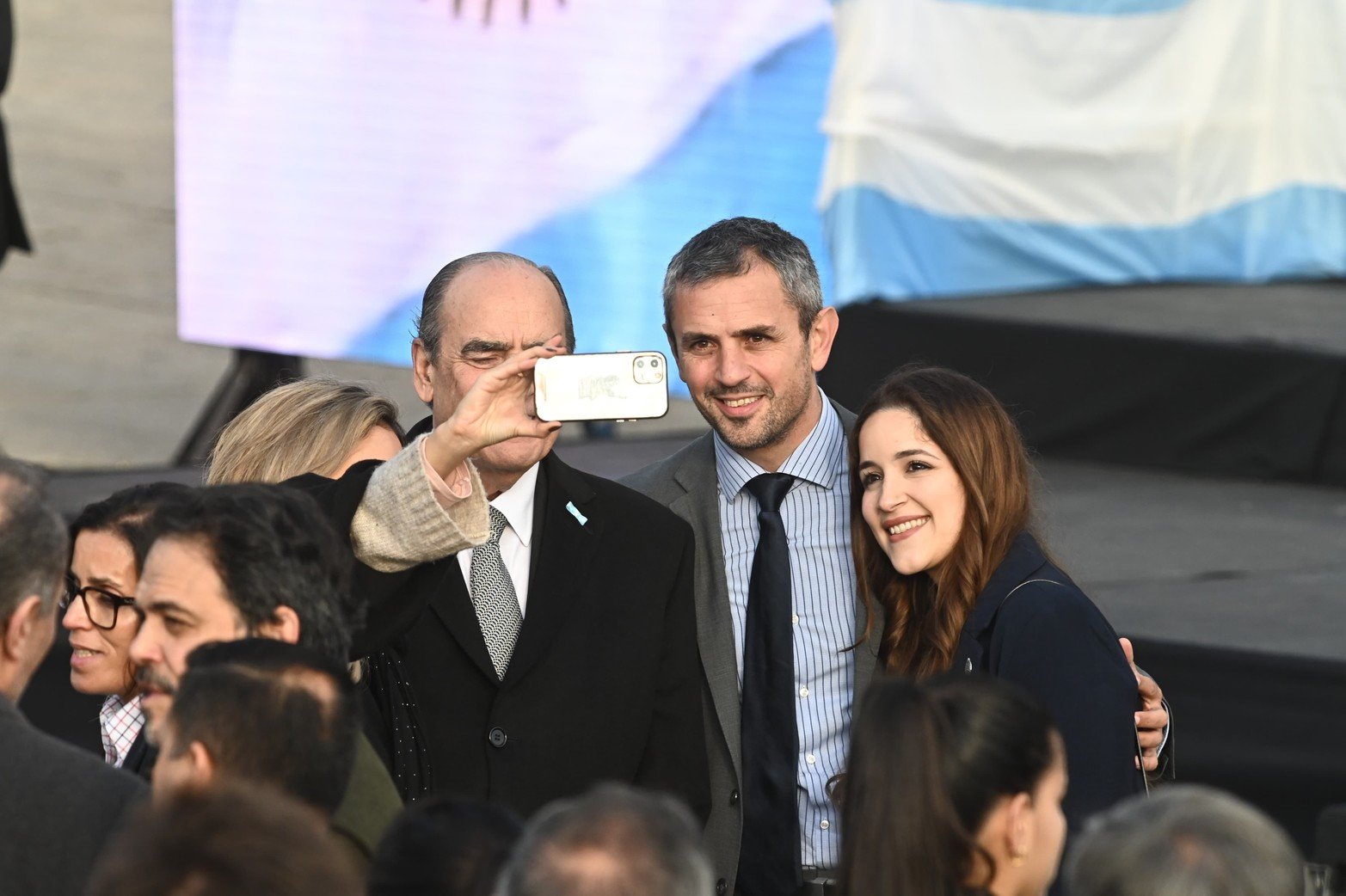 Milei llega a Rosario para el acto por el Día de la Bandera.