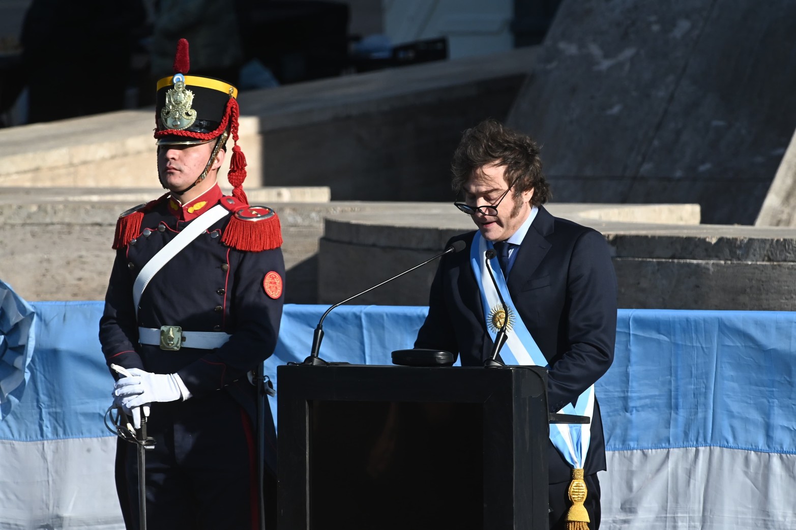 En el acto por la Bandera, Milei volvió a
convocar a la firma del Pacto el 9 de julio
