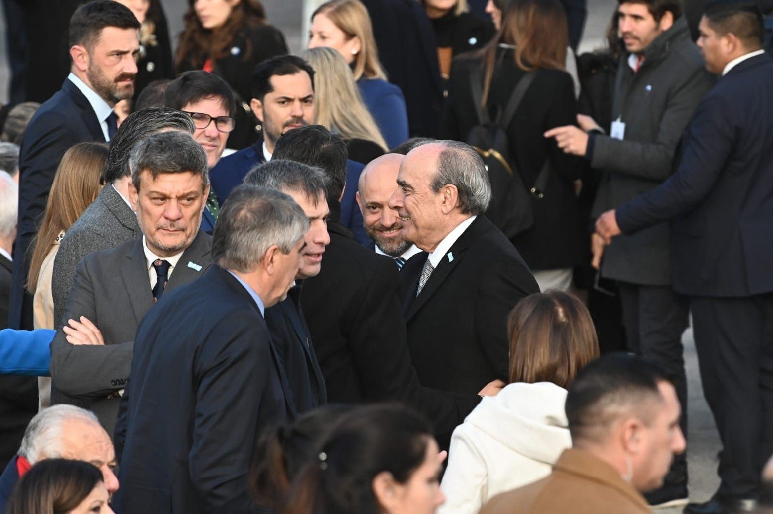 Ministros y ministras del gabinete provincial y leisladores provinciales y nacionales