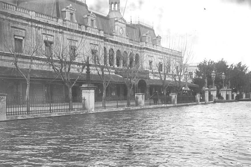 La Estación del Ferrocarril Francés, lugar donde hoy está la Terminal de Ómnibus de la ciudad.